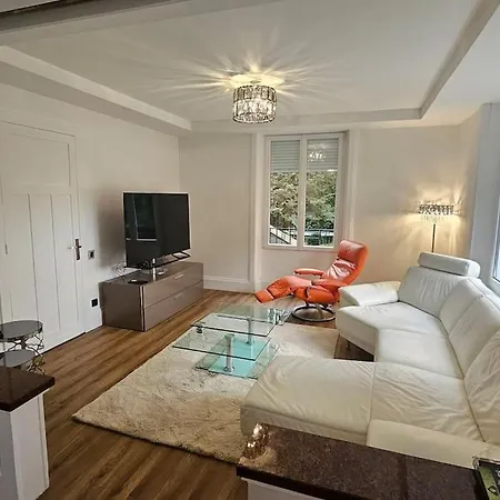 Le Pavillon Dans Le Parc Holiday home