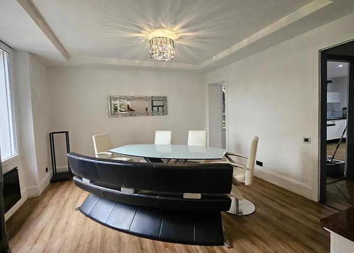 Le Pavillon Dans Le Parc 펜션